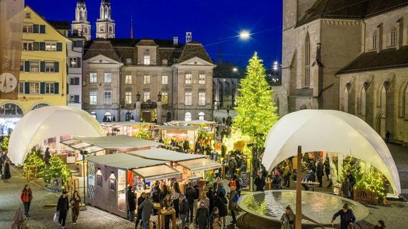 Weihnachtsmarkts Münsterhof Zürich.
