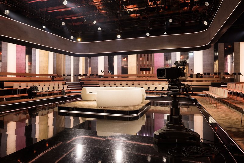 Textile und beleuchtete Gestaltungselemente im SRF-«Happy Day»-Studio. Bildquelle: SRF