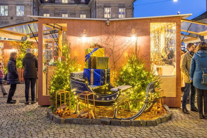 Schlitten mit Päckli Weihnachtsmarkt Münsterhof 